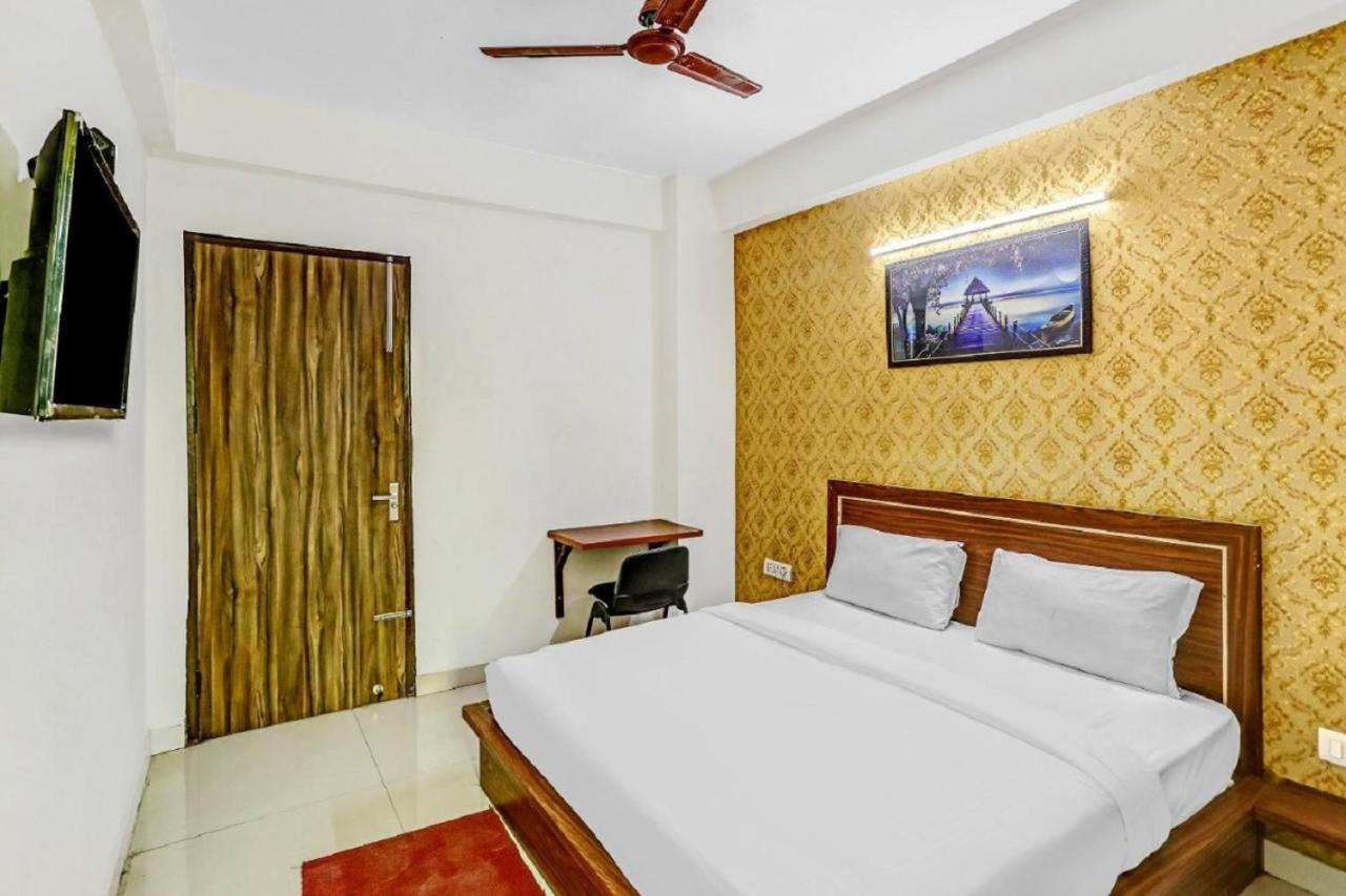 Hotel Noida Continental At Noida City Center Exterior foto