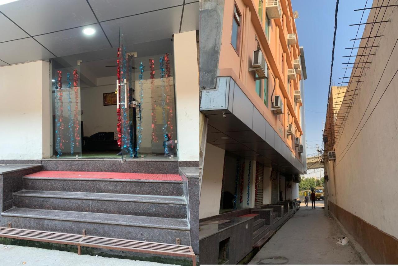 Hotel Noida Continental At Noida City Center Exterior foto